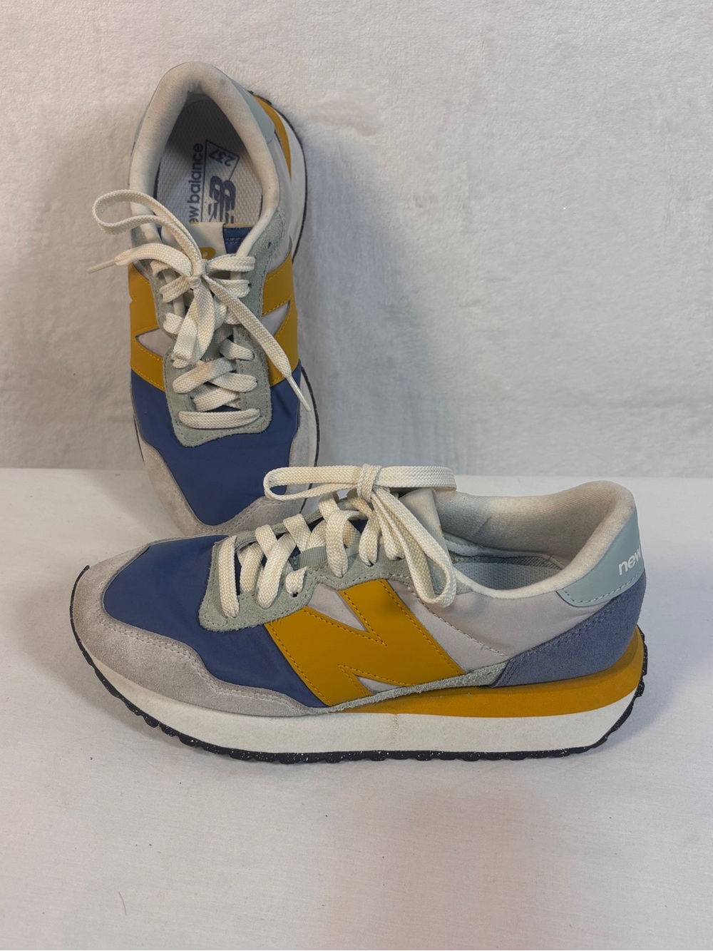 New Balance 237 Womens Size 7 Blue Yellow NWOB